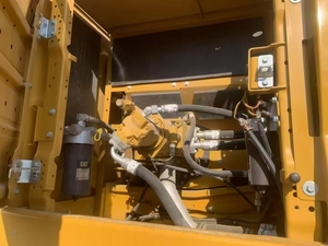 Pelle sur chenilles Caterpillar Cat330GC d'occasion modèle 2023, engrenage de boîte de vitesses de moteur de 30 tonnes, faible durée de travail, seconde main en vente - Product Image 5