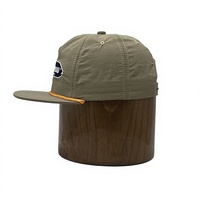 Casquette à cinq panneaux en nylon vert personnalisée avec logo brodé vintage, fermeture à pression, visière plate, corde, pour hommes