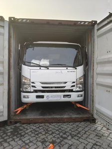 Camión de carga usado 4X2 con precio en caja de camiones ISUZU - Product Image 2