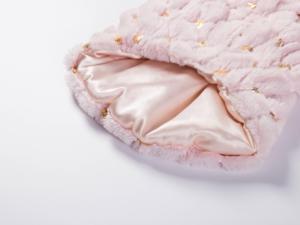 Gilet d'hiver haut de gamme en fausse fourrure pour chien - Manteau rose en peluche pour chiot avec <span class=keywords><strong>sequins</strong></span> en forme de cœur doré et doublure en satin pour petits chiens et chats - Product Image 4