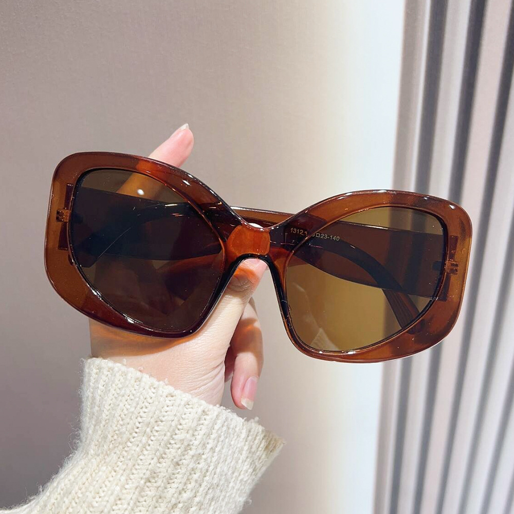 Brown/BRWON
