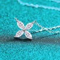 Collier fin en argent sterling 925 avec trèfle à quatre feuilles porte-bonheur et moissanite, chaîne croisée électroplaquée, pour femme, usage quotidien