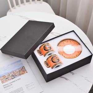 Ensemble de vaisselle de luxe britannique le plus vendu pour salle à manger, design minimaliste, tasses et soucoupes en porcelaine inclinées pour l'heure du thé - Product Image 6