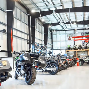 Structure <span class=keywords><strong>métallique</strong></span> préfabriquée d'entrepôt en métal de 24M * 12M * <span class=keywords><strong>5M</strong></span> pour le hangar de garage d'atelier d'usine - Product Image 1