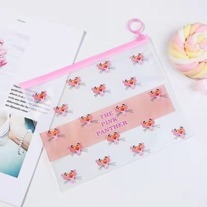 Estuche para lápices Pink Panther, bolsa de almacenamiento semitransparente con cremallera de 170x210mm para papelería de estudiantes, Material de PVC de pequeña capacidad - Product Image 2