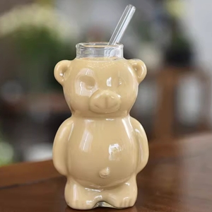 Tasse à café en verre avec ours en peluche de dessin animé mignon de célébrités d'<span class=keywords><strong>Internet</strong></span> créatives personnalisées en gros - Product Image 2