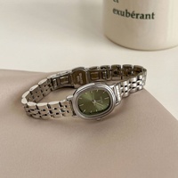 Reloj de Lujo para Mujer, Correa de Acero Inoxidable, Forma Ovalada, Resistente al Agua, Cierre de Mariposa, Elegante Reloj de Cuarzo