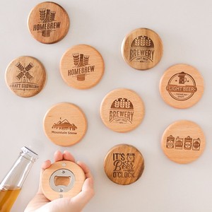 Ouvre-bouteille magnétique en bois gravé personnalisé, ouvre-bouteille rond en bois, aimant décoratif pour réfrigérateur, autocollant, cadeau, souvenir - Product Image 1