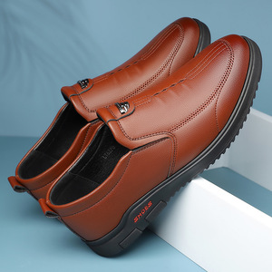 Mocasines de cuero para hombre, punta redonda negra, suela suave, zapatos informales de negocios, tacón plano, estilo británico - Product Image 2