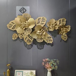 Décoration Murale Métallique Dorée de Luxe Style Nordique 123x59cm, Motif Floral Printanier, Idéal pour Hôtels et Décoration Personnalisée, Vente Directe Usine - Product Image 3