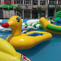 Bateau gonflable à rames d'eau Piscine Flotteur Bateaux Duack Chien Pingouin Jouet flottant pour l'amusement des enfants