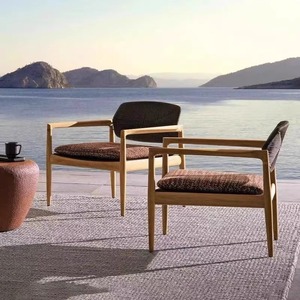 Silla de Madera Maciza para Exteriores con Respaldo de Ratán y Cojín para Jardín o Patio, Diseño Minimalista, Muebles Duraderos - Product Image 4