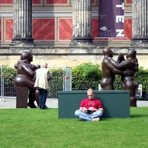 Scultura di Alta Qualità in Bronzo/Ottone Raffigurante Donna Corpulenta, Stile <span class=keywords><strong>Botero</strong></span>, Fusione Artistica Personalizzabile - Product Image 3