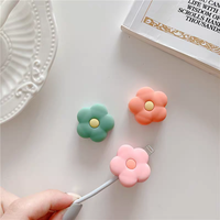 En gros, Protège-câble USB mignon en forme de bonhomme toast et de biscuit de dessin animé, en stock