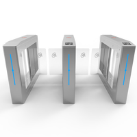Système de portique pivotant personnalisé en acier inoxydable IP54 anti-collision pour la sécurité des piétons, entrée commerciale et de bureau