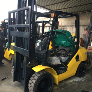 Montacargas Usado Komatsu FD30 de 3 Toneladas, Diésel, con Mástil de Dos Etapas para Manejo de Materiales Industriales, Gran Adaptabilidad a la Carretera - Product Image 1