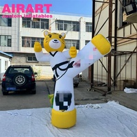 Mascotte de tigre gonflable personnalisable pour le taekwondo, idéale pour les inaugurations d'arts martiaux