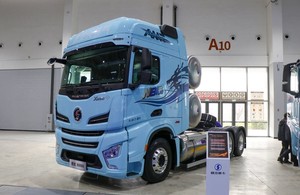 Camión Tractor Diésel Shacman X6000 6x4 con Transmisión Automática y Cabina de Techo Alto para Transporte Logístico - Product Image 4