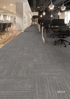Moquette PP pour salle de réunion et couloir, résistante à la moisissure, antistatique, à faible teneur en COV, avec base en PVC, fournie directement par l'usine