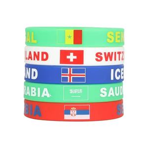 สายรัดข้อมือซิลิโคนแบบกำหนดเองได้ สำหรับงานปาร์ตี้วันหยุด วันวาเลนไทน์ วันอีสเตอร์  ลายตัวอักษร HLC  สายรัดข้อมือซิลิโคนแบบกำหนดเองได้  สายรัดข้อมือสำหรับเล่นกีฬา - Product Image 1