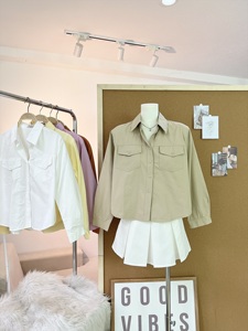 Camisa Caqui de Algodón de Longitud Media para Mujer A770 con Dos Bolsillos Elegantes, Cuello Camisero con Bolsillos, Primavera Verano - Product Image 5