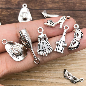 Colgantes de aleación de plata antigua con diseños de vestido de novia, tacón alto, copa de vino y máscara para joyería DIY y accesorios de fiesta para mujer - Product Image 3