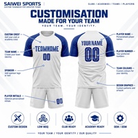 Kit de football personnalisé avec maillots et shorts unisexes durables, respirants et écologiques, personnalisation du logo au dos du col
