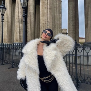 Manteau long en fausse fourrure croisé personnalisé pour femme, chaud et épais, élégant et tendance pour l'hiver - Product Image 2