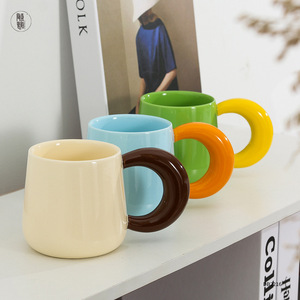 แก้วเซรามิคสีบล็อกกิ้ง ขาวอมเขียว น้ำเงิน ลายเรียบ สำหรับคู่รัก ของขวัญสุดคุ้มค่า สไตล์อินสตาแกรม - Product Image 5