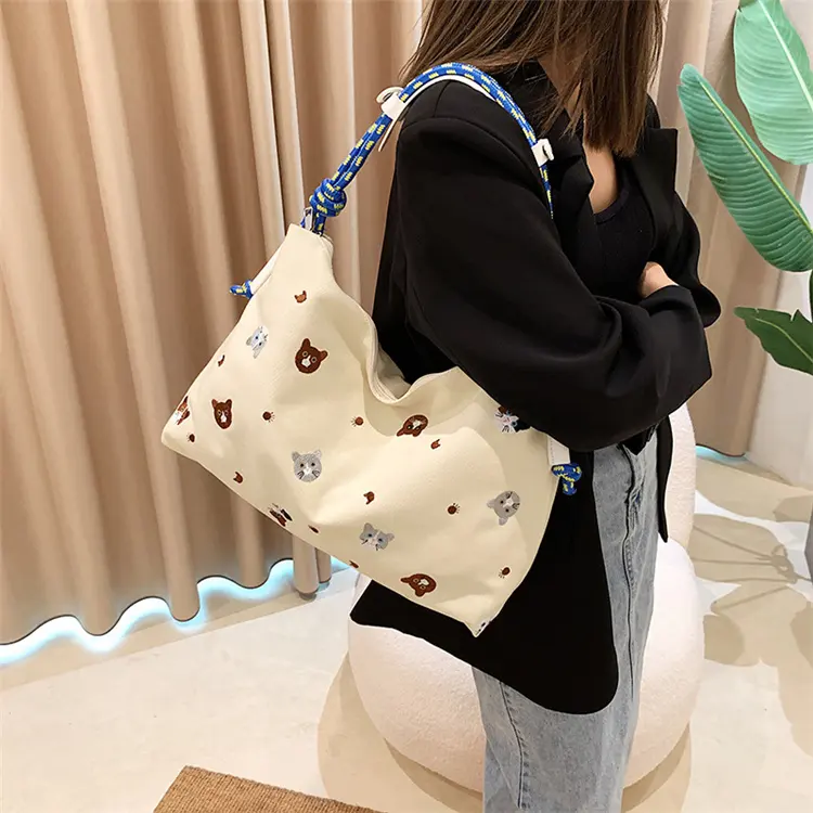 2023 New Fashion Small Cat Pattern Tote Bag Women'S Summer Casual Wild Canvas Bags Shoulder Messenger Bag