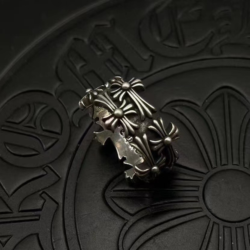 Anillo de doble cruz