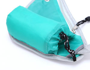 Sac <span class=keywords><strong>de</strong></span> taille d'hydratation sportive <span class=keywords><strong>avec</strong></span> design triangulaire <span class=keywords><strong>de</strong></span> <span class=keywords><strong>course</strong></span>, <span class=keywords><strong>ceinture</strong></span> <span class=keywords><strong>de</strong></span> sac banane pour la salle <span class=keywords><strong>de</strong></span> sport et la <span class=keywords><strong>course</strong></span> à pied, porte-<span class=keywords><strong>bouteille</strong></span> d'eau à fermeture éclair, style tendance - Product Image 4