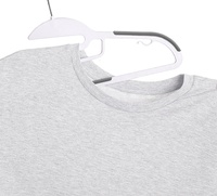 Cintre à vêtements en plastique moderne, fin, robuste, antidérapant, personnalisable, avec logo sur mesure, crochet pivotant, pour literie à un seul niveau