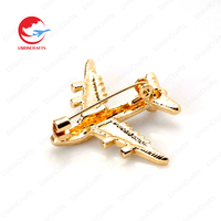 Ensemble de porte-clés badge et clip de casquette artisanat en métal en alliage de Zinc pour les événements aéronautiques cadeaux d'entreprise gravés au Laser