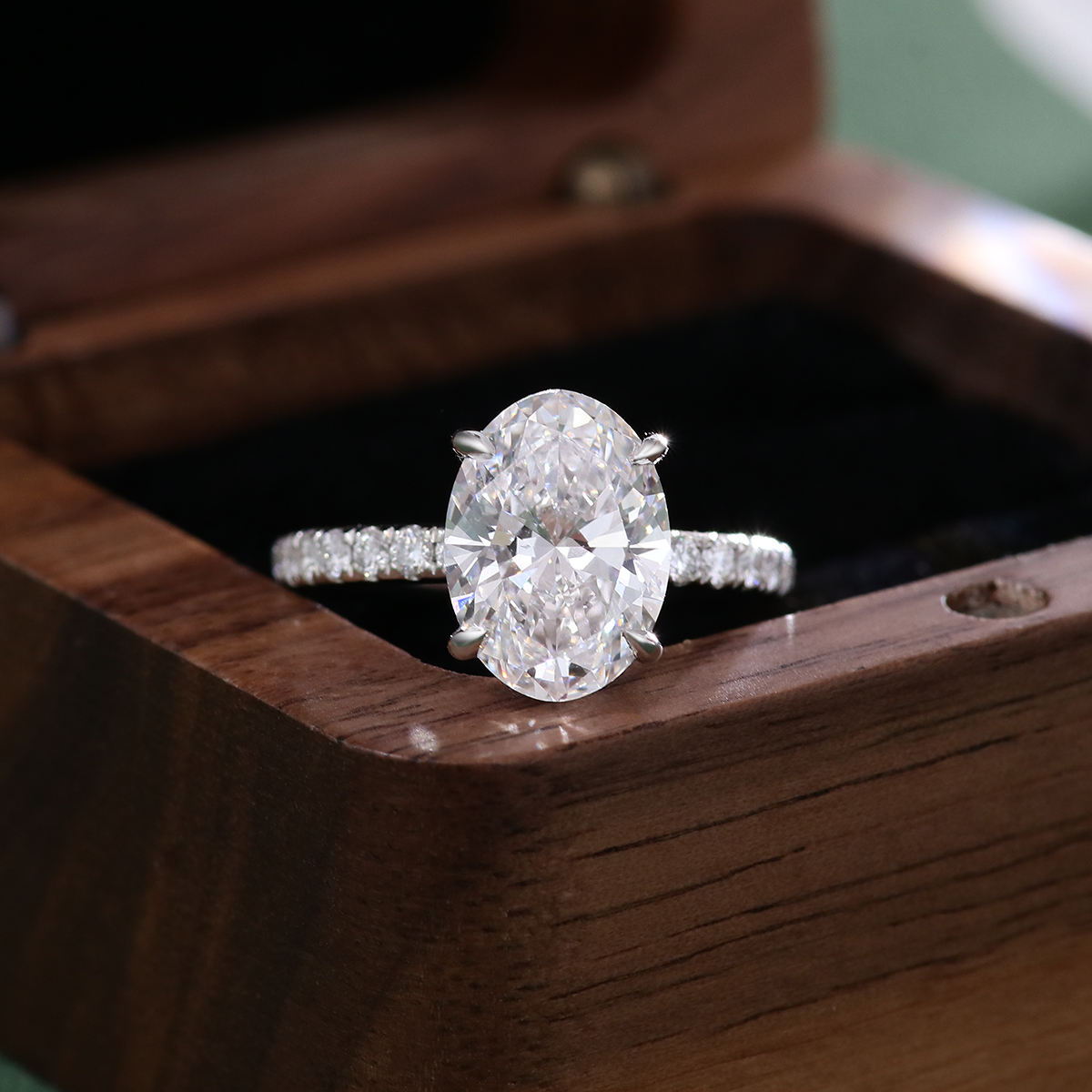 Bague en or blanc 14 carats avec diamant de laboratoire