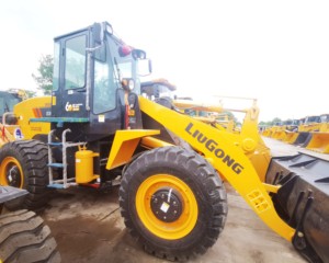 מעמיס גלגלים משומש מדגם Liugong CLG836 איכותי, גובה הרמה 3.8 מטר, מנוע קאמינס עוצמתי 92 קילוואט, משקל 10.6 טון. - Product Image 3