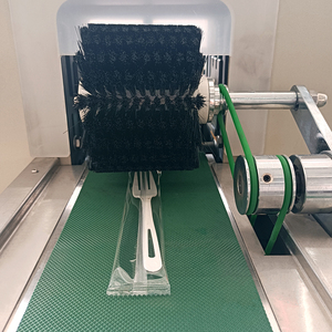 Automatische Horizontale Schlauchbeutelmaschine für die Verpackung von Einweg-Plastikschaumtellern - Product Image 4