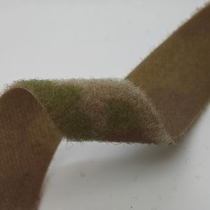 Kostenlose Musteranfertigung: Selbstklebendes 25mm Klettverschlussband aus Nylon in Tarnfarben für Uniformen und Jacken - Product Image 3