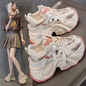 Aumento de altura interior hueco mujer verano 2024 nuevas sandalias deportivas informales de fondo grueso transpirable para mujer - Product Image 1