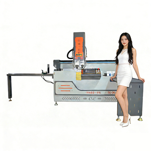 Machine de perçage et de fraisage automatique CNC pour profilés de serrures de porte en aluminium/UPVC/<span class=keywords><strong>PVC</strong></span>, machine pour fenêtres en aluminium - Product Image 1
