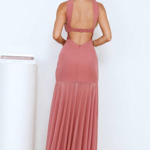 ชุดเดรสยาวแบบไร้สายสำหรับผู้หญิง ดีไซน์เปิดหลังสีชมพู สวยสง่า - Product Image 5
