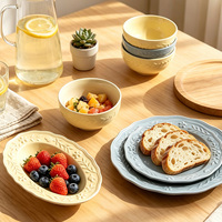 Service de table en céramique jaune crème à motifs floraux en relief, assiettes rétro, bols à riz, vaisselle pour la maison et les restaurants