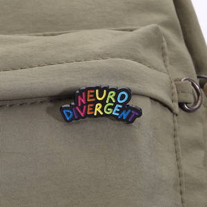 Autism Awareness Emaille Pin Regenbogen Design Brosche Neuro divergent Revers Abzeichen Schmuck Geschenk für Freunde und Kinder - Product Image 3