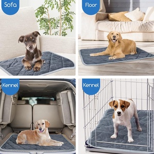 Tapis chaud pour chiens et chats <span class=keywords><strong>Couverture</strong></span> chaude pour animaux de compagnie Appareils pour animaux de compagnie Tapis de stockage de chaleur auto-chauffant chaud pour animaux de compagnie - Product Image 4