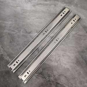 Correderas telescópicas de 3 pliegues de 45 mm de cierre suave para trabajo pesado, con rodamientos de bolas, de acero laminado en frío, para cocina y dormitorio, de producción de fábrica. - Product Image 2