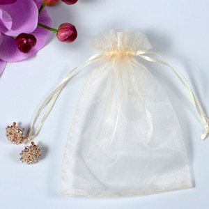 حقيبة أورجانزا قابلة لإعادة التدوير مع إمكانية طباعة الشعار أو التخصيص، حقيبة هدايا بيضاء رخيصة برباط - Product Image 1