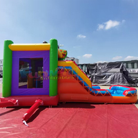 Structure gonflable commerciale Fiesta avec toboggan et château sauteur, capacité 500 kg, portable pour fêtes d'enfants en extérieur, garantie 3 ans