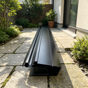 Gouttière demi-ronde en aluminium peignable avec grille anti-feuilles pour système de drainage de toiture et avant-toits de villa - Product Image 1
