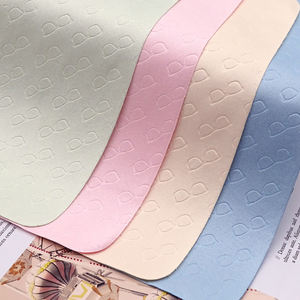 Panni per la pulizia in microfibra goffrata floreale rosa per vetri per lenti <span class=keywords><strong>tergicristalli</strong></span> in tessuto cinese argento - Product Image 2