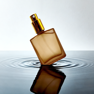 Flacon pulvérisateur de parfum élégant en verre ambré plat de 60 ml, couleur personnalisée, pour sérum de soin et compartiment de parfum en soie - Product Image 2